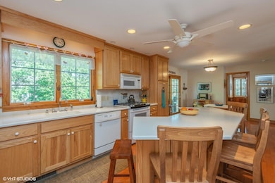 05_8PierceRoad_177_Kitchen_MLSuse_1500x1