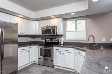 2707SnugHarborCir(13of27)