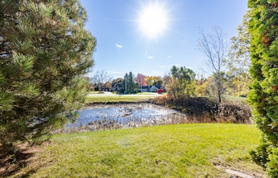 4893 S Forest Ridge Dr unit 23, New Berlin, WI 53151 - photo 2