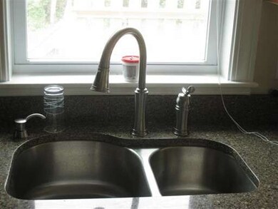 41 White St, Swansea, MA 02777 - photo 3