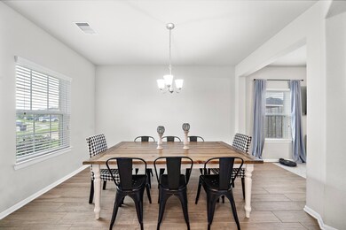 1027 Cash St, Alvin, TX 77511 - photo 2