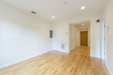 464 Hanover St unit 12, Boston, MA 02113 - photo 4