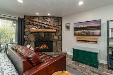 17624 Pinnacle Ln unit 4, Sunriver, OR 97707 - photo 2