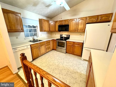 6680 Mid Summer Night Ct, Sykesville, MD 21784 - photo 5