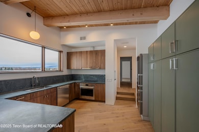 Kitchen 4 (1)