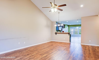 6526 Renate Rd, Louisville, KY 40291 - photo 3