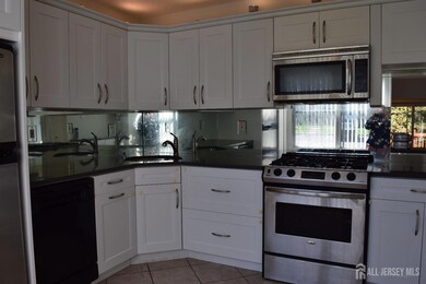 57 Goodwin Dr unit 65A, North Brunswick, NJ 08902 - photo 4