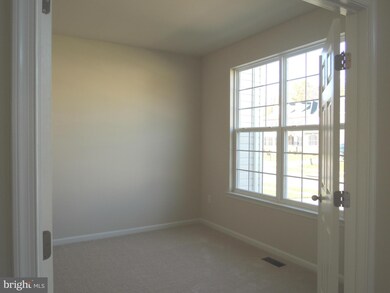 7360 Tottenham Dr, White Plains, MD 20695 - photo 3