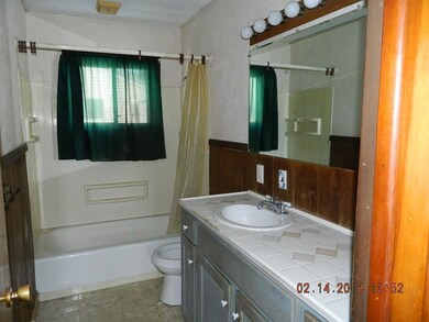 2213 Midland Dr, Erie, PA 16506 - photo 5