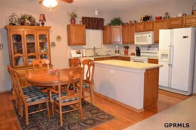 2402 S River Rock Dr, Papillion, NE 68046 - photo 4