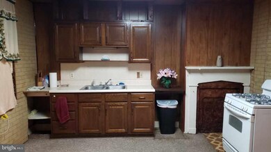 818 Buttonwood St, Reading, PA 19601 - photo 7