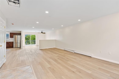 221 Tamerisk Ln, New Windsor, NY 12553 - photo 3