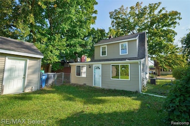 2448 Thomas St, Flint, MI 48504 - photo 7