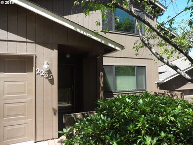 2235 Ridgeway Dr unit 8, Eugene, OR 97401 - photo 2