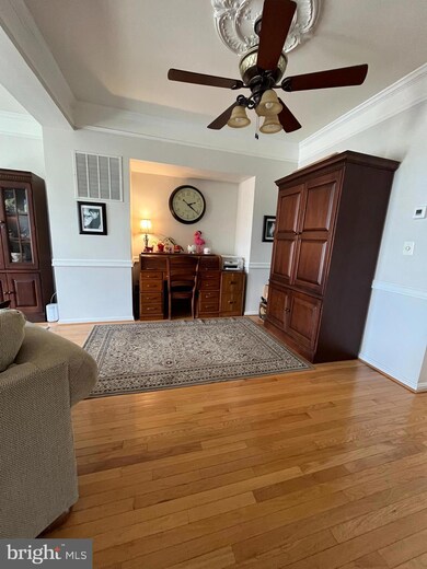 24705 Siltstone Square, Stone Ridge, VA 20105 - photo 2