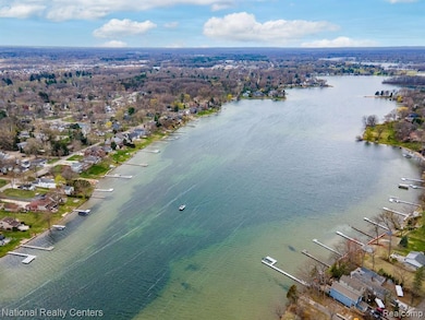 6978 Colony Dr, West Bloomfield, MI 48323 - photo 3