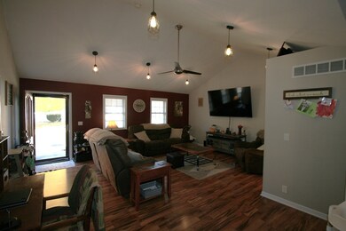 111 W Fast Ave, MacKinaw, IL 61755 - photo 6