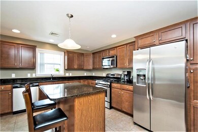 825 Fieldstone Trail, Easton, PA 18040 - photo 3