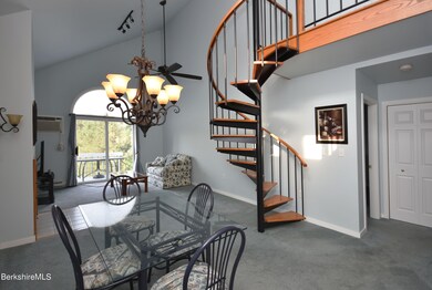 6 Woodstream Dr unit D, Pittsfield, MA 01201 - photo 4