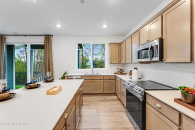SEA_TangleRidge_Pic_Davenport_Kitchen_3o