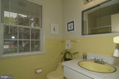 7909 Cindy Ln, Bethesda, MD 20817 - photo 7