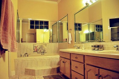 202 Green Jay Ln, Laredo, TX 78045 - photo 7