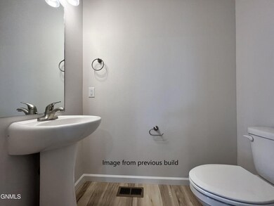 4517 47th St NW, Mandan, ND 58554 - photo 3