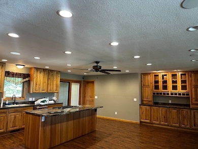 808 N Hillcrest St, Arnold, NE 69120 - photo 4