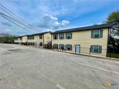 1009-1019 Advance St