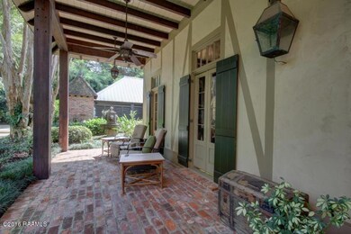 200 Burdin Front Porch