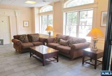 380-382 Anderson Ave unit C1, Cliffside Park, NJ 07010 - photo 3