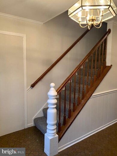 15799 Southern Cross Ln unit FRONT HALF OF HOUSE, Round Hill, VA 20141 - photo 2