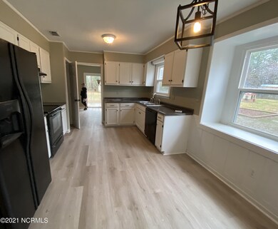 1013 Foscue Dr, Jacksonville, NC 28540 - photo 3