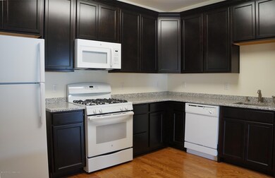 209 Bloomsbury Dr, Morganville, NJ 07751 - photo 4