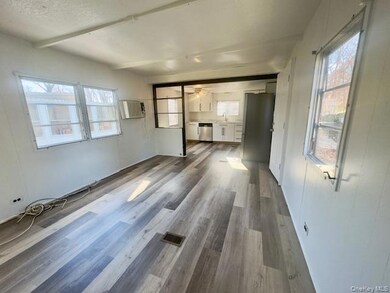 620 Montauk Hwy unit 33, Westhampton Beach, NY 11978 - photo 4