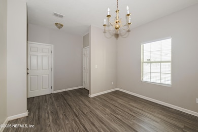 006-photo-dining-room-14836611