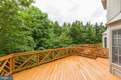 8033 Kidwell Hill Ct, Vienna, VA 22182 - photo 2