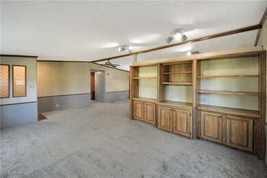 112 Raymond Dr, Geneva, OH 44041 - photo 3