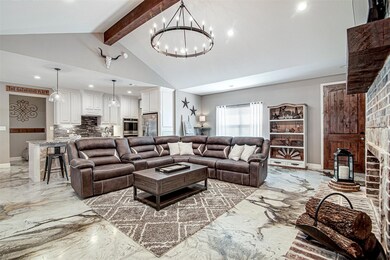 331 Kendall Cir, Weatherford, TX 76088 - photo 2