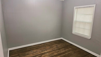 6018 Beldart St, Houston, TX 77033 - photo 5