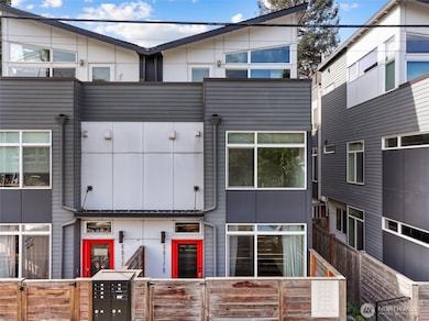 6917 Carleton Ave S unit B, Seattle, WA 98108 - photo 2