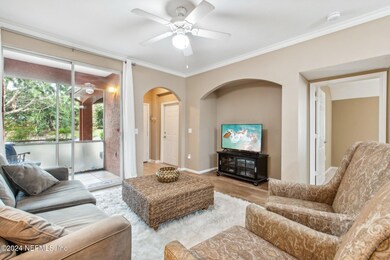 Gate Pkwy N unit 2001-008