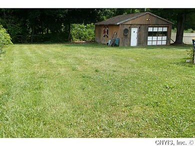 Backyard X-Large Backyard - no neighbors behind