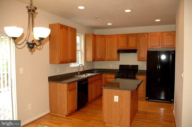 8702 Phipps Farm Way, Manassas, VA 20109 - photo 4