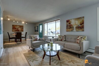 Living room, View 4