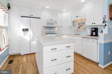 8532 Pine Meadows Dr, Odenton, MD 21113 - photo 7