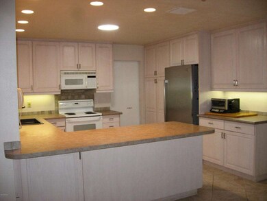 kitchen 2.JPG