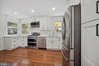 8215 Quentin St, New Carrollton, MD 20784 - photo 3