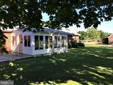 93 Hilltop Dr, Chambersburg, PA 17202 - photo 6