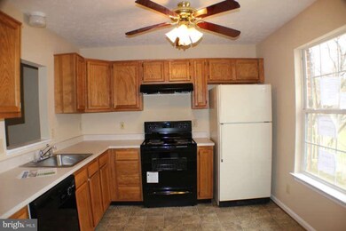 305 Stafford Mews Ln, Stafford, VA 22556 - photo 3